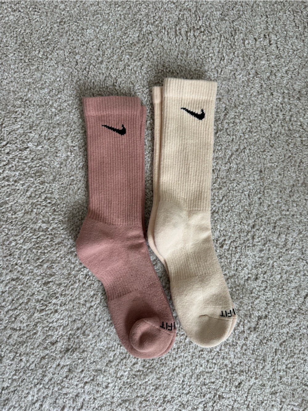 Nike Crew Socks in Cream and Mauve Pink (2-Pack)
